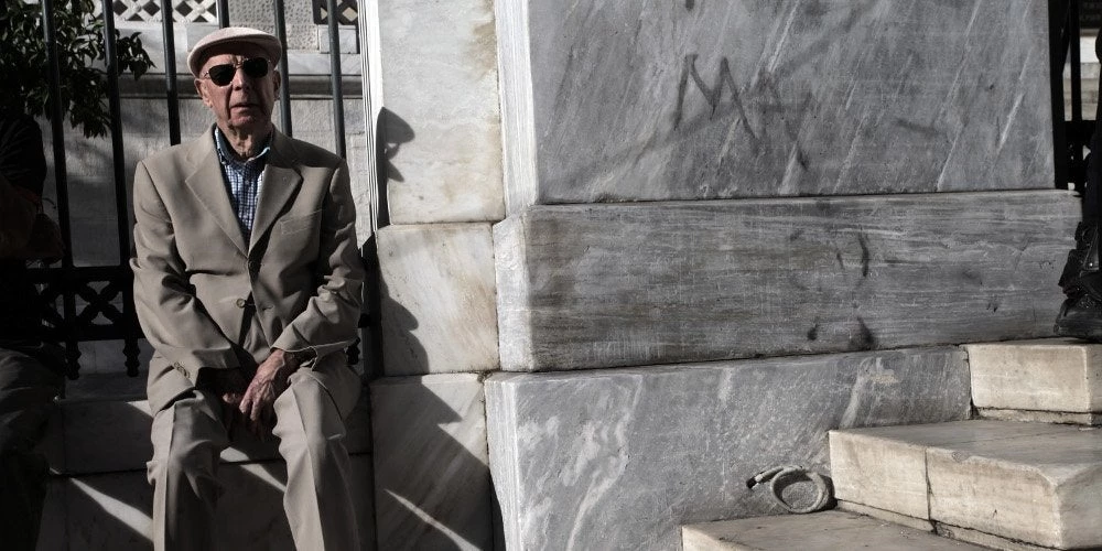 Οι ανατροπές στις συντάξεις για ΟΑΕΕ,ΕΤΑΕ, και αγρότες – Πλήρης οδηγός